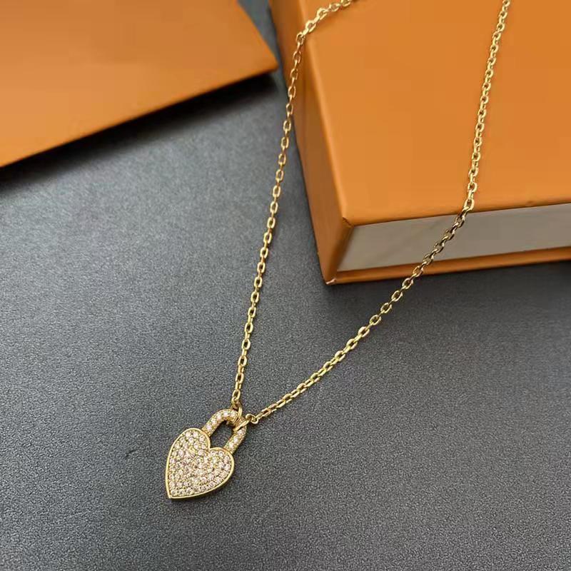 Luxury designer Necklace fashion jewelry women chain stainless steel diamond heart gold pendants lovers high end design necklaces L028
Luxury designer Necklace fashion jewelry women chain stainless steel diamond heart gold pendants lovers high end design necklaces L028