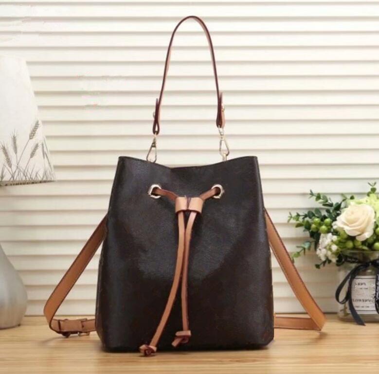 Ladies Fashion Casual Designe Luxury Bucket Bag Shoulder Bags Cross body High Quality TOP 5A Handbag Purse Pouch Crossbody Handbags 262
Ladies Fashion Casual Designe Luxury Bucket Bag Shoulder Bags Cross body High Quality TOP 5A Handbag Purse Pouch Crossbody Handbags 262