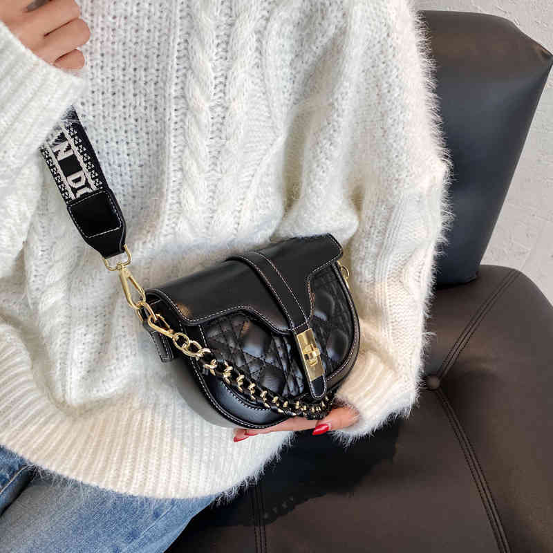 Direct Women's style single shoulder personalized messenger semi-circular Bag saddle bag Store Wholesale, Red
Direct Women's style single shoulder personalized messenger semi-circular Bag saddle bag Store Wholesale, Red