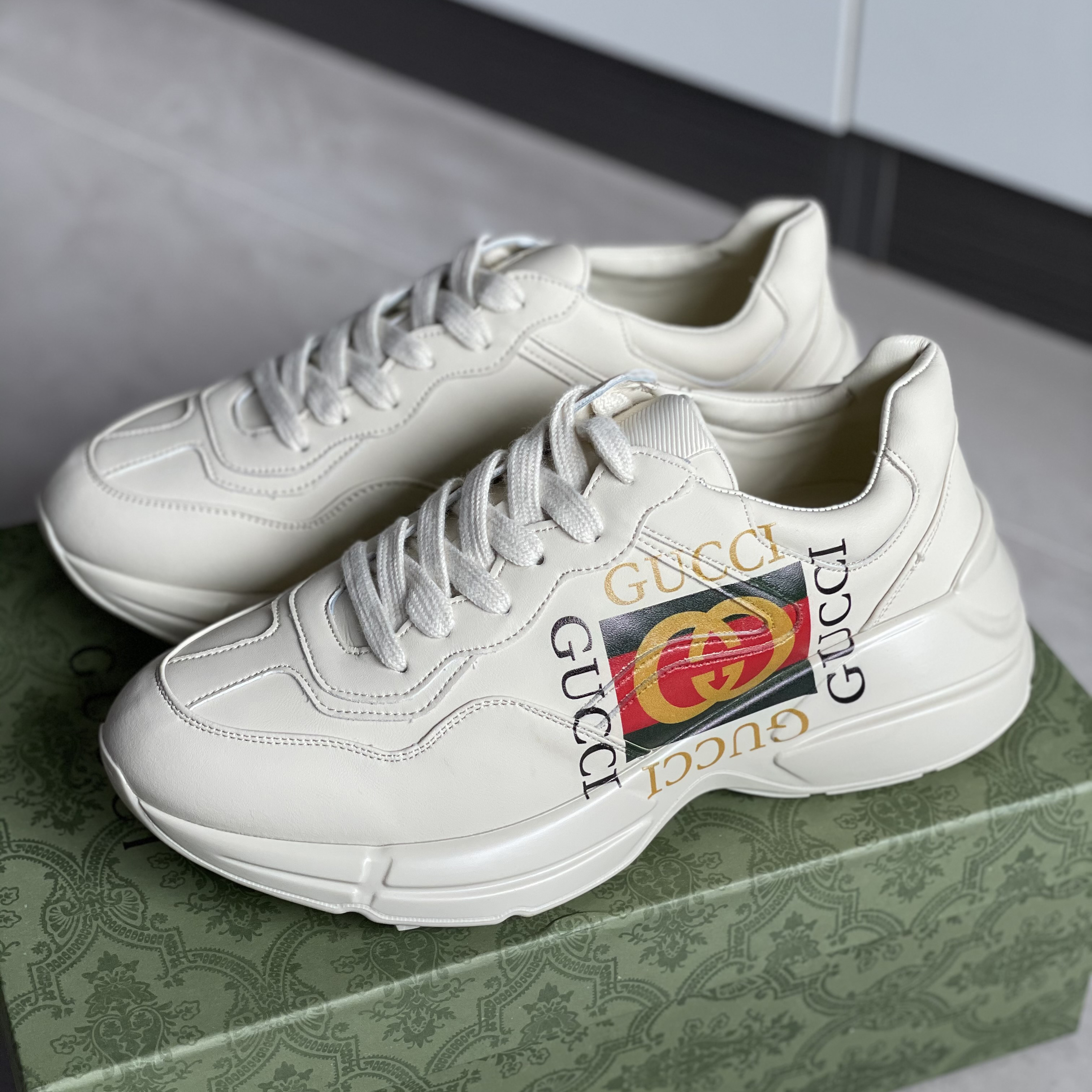 Mens Women Designer Rhyton sneaker Leather Dad Shoes jacquard fabric GG Multicolor Sneakers mouth print Vintage Casual Shoes With Box 319 w9, Sock
Mens Women Designer Rhyton sneaker Leather Dad Shoes jacquard fabric GG Multicolor Sneakers mouth print Vintage Casual Shoes With Box 319 w9, Sock
