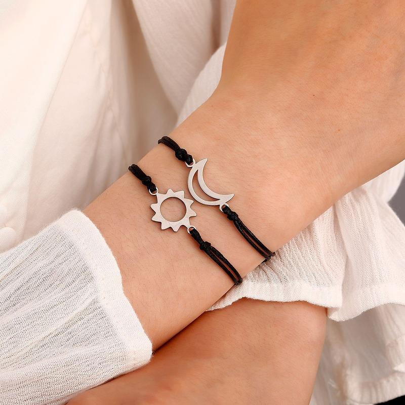 Link, Chain Moon Women Bracelet Simple Bracelets Woman Europe Fashion Sun Pendant Rope Adjustable Bangles Jewelry Black Metal Armband
Link, Chain Moon Women Bracelet Simple Bracelets Woman Europe Fashion Sun Pendant Rope Adjustable Bangles Jewelry Black Metal Armband