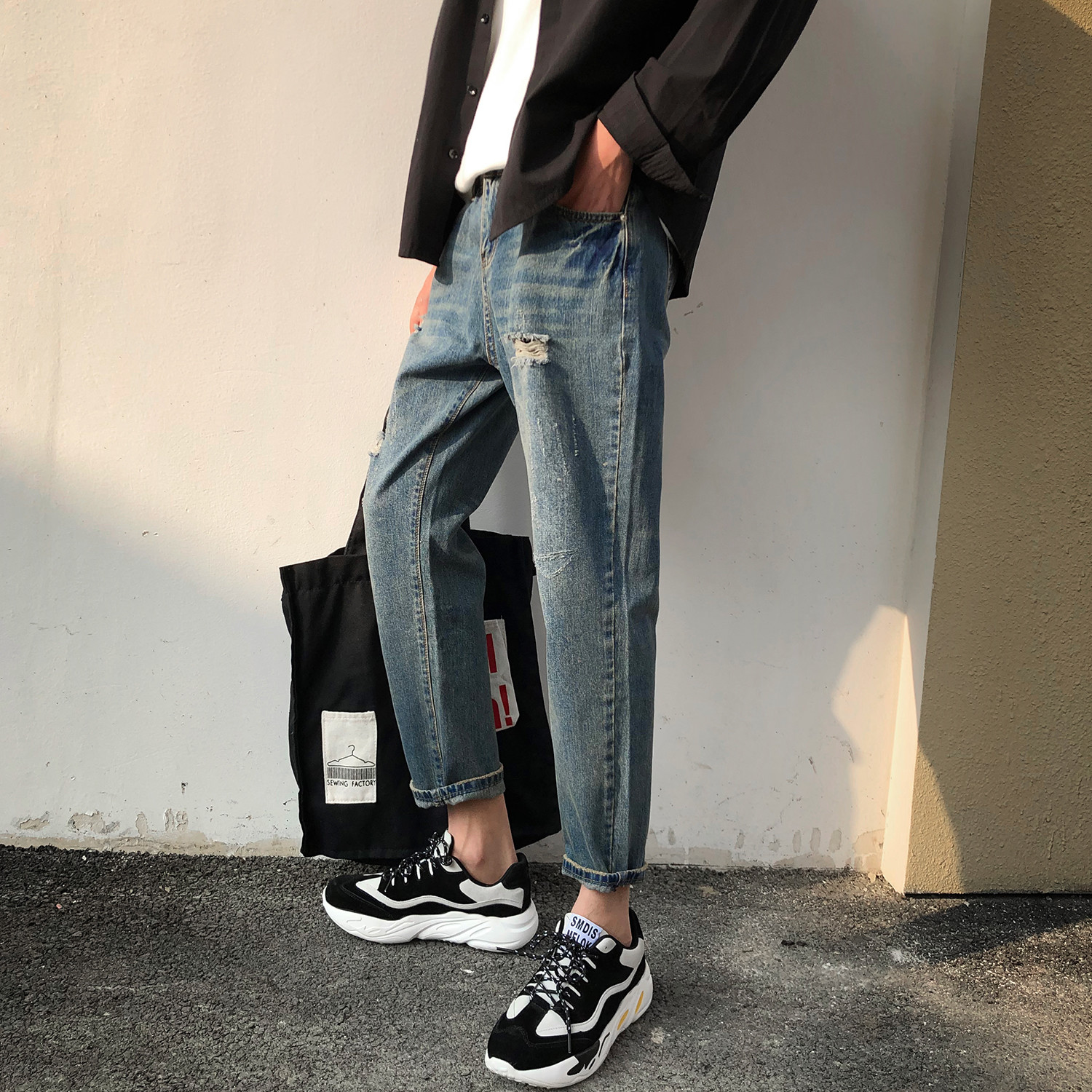 2021 Summer Men's New Products Stretch Slim Fit Classic Ny Jeans Hole Fashion Trend Trousers Blue Color Casual Pants S-2xl Jj1c
2021 Summer Men's New Products Stretch Slim Fit Classic Ny Jeans Hole Fashion Trend Trousers Blue Color Casual Pants S-2xl Jj1c
