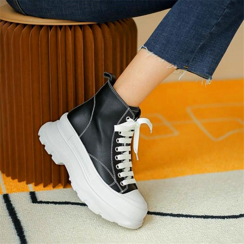 Boots High-top Lace-up High-heeled Black Increased Thick-soled Autumn And Winter Models Of Ladies High-hee
Boots High-top Lace-up High-heeled Black Increased Thick-soled Autumn And Winter Models Of Ladies High-hee