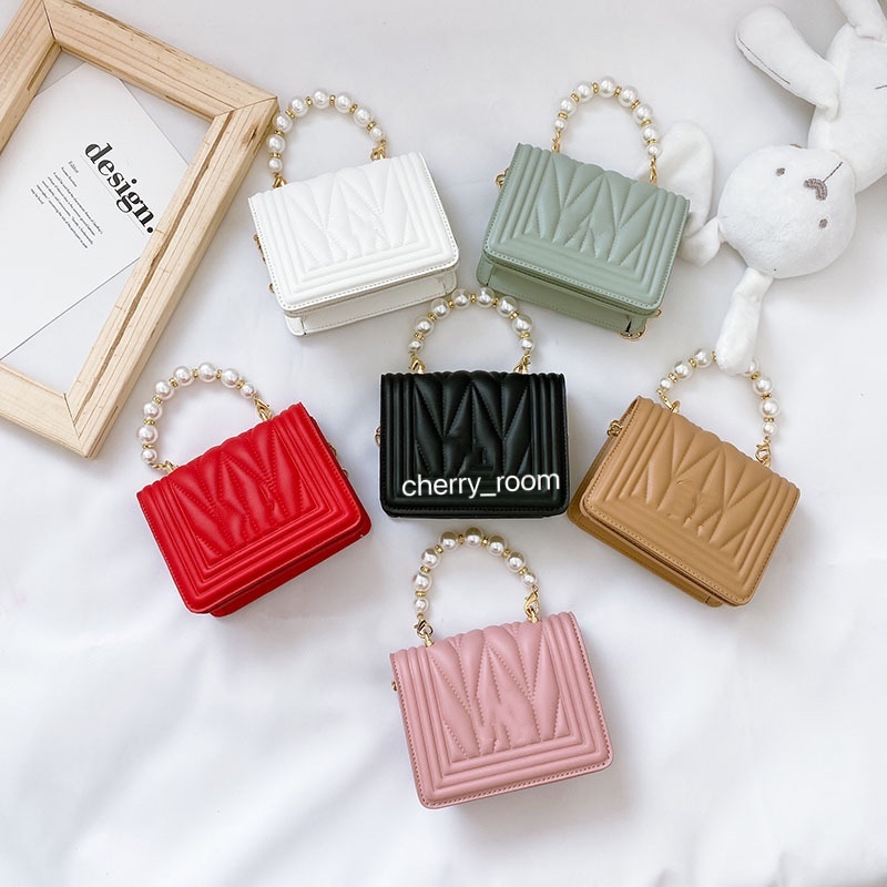 Designer Kids Princess Handbags INS Girls Letter Peals Messenger Bags Fashion Children Mini Change Purse Girl One shoulder Bags F027, Pink
Designer Kids Princess Handbags INS Girls Letter Peals Messenger Bags Fashion Children Mini Change Purse Girl One shoulder Bags F027, Pink