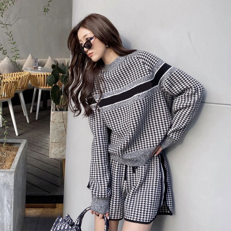 Personality Letter Women Two Piece Pants Outdoor Street Style Lady Knit Suits Birthday Gift for Girlfriends Trendy Suit Sets, As pic
Personality Letter Women Two Piece Pants Outdoor Street Style Lady Knit Suits Birthday Gift for Girlfriends Trendy Suit Sets, As pic