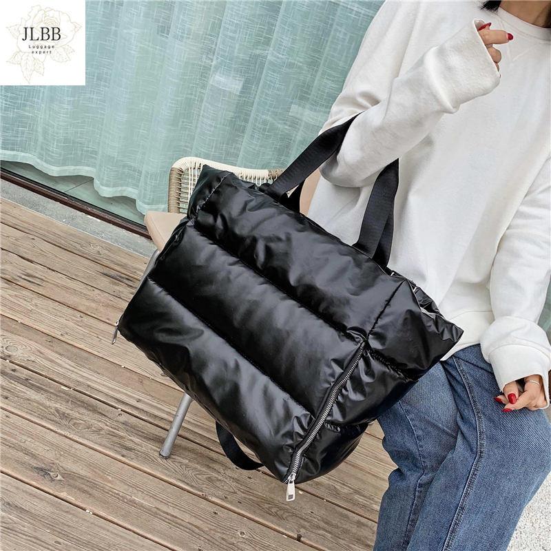 Winter new Large Capacity Shoulder Bag for Women Waterproof Nylon Bags Space Pad Cotton Feather Down Large Tote Female Handbags, Black
Winter new Large Capacity Shoulder Bag for Women Waterproof Nylon Bags Space Pad Cotton Feather Down Large Tote Female Handbags, Black