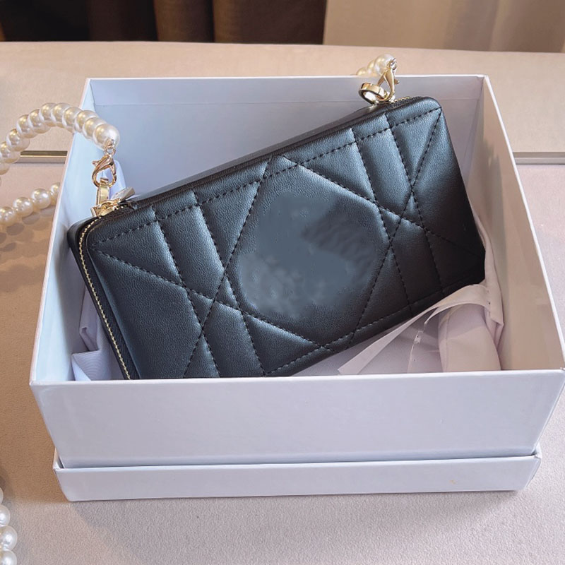 High Quality Cosmetic Bags Fashion Shoulder Bag Women Luxurys Designers Crossbody Leather Artwork Handbag Purse Wallet Pearl Shoulder Strap, Increase freight
High Quality Cosmetic Bags Fashion Shoulder Bag Women Luxurys Designers Crossbody Leather Artwork Handbag Purse Wallet Pearl Shoulder Strap, Increase freight