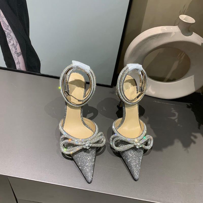 Glitter Bowties Pumps 9cm Crystal Embellished rhinestone Evening shoes spool Heels sandals women heeled Luxurys Designers Dress shoe ankle, Black
Glitter Bowties Pumps 9cm Crystal Embellished rhinestone Evening shoes spool Heels sandals women heeled Luxurys Designers Dress shoe ankle, Black
