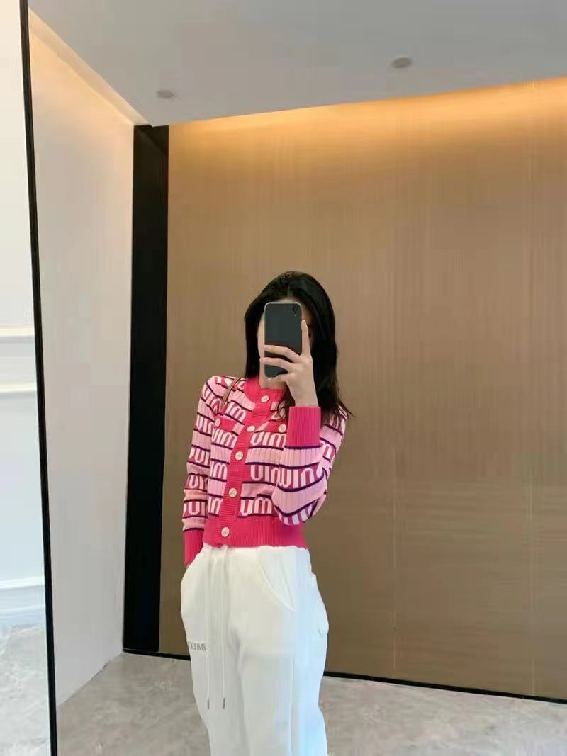 Autumn and winter tide brand design the latest women's sweater, printed letters love knit cardigan coat, 02
Autumn and winter tide brand design the latest women's sweater, printed letters love knit cardigan coat, 02