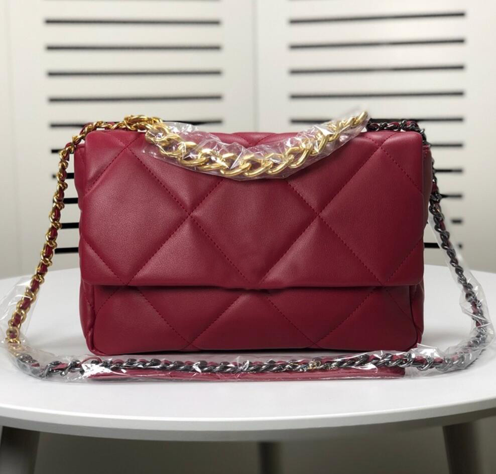 Ladies Classic Series Handbag Fashion luxury Designer Bags 5A TOP Material Quality Genuine leather Quilting crossbody Bag Shopping wallet for women brand 8 colors, Red
Ladies Classic Series Handbag Fashion luxury Designer Bags 5A TOP Material Quality Genuine leather Quilting crossbody Bag Shopping wallet for women brand 8 colors, Red
