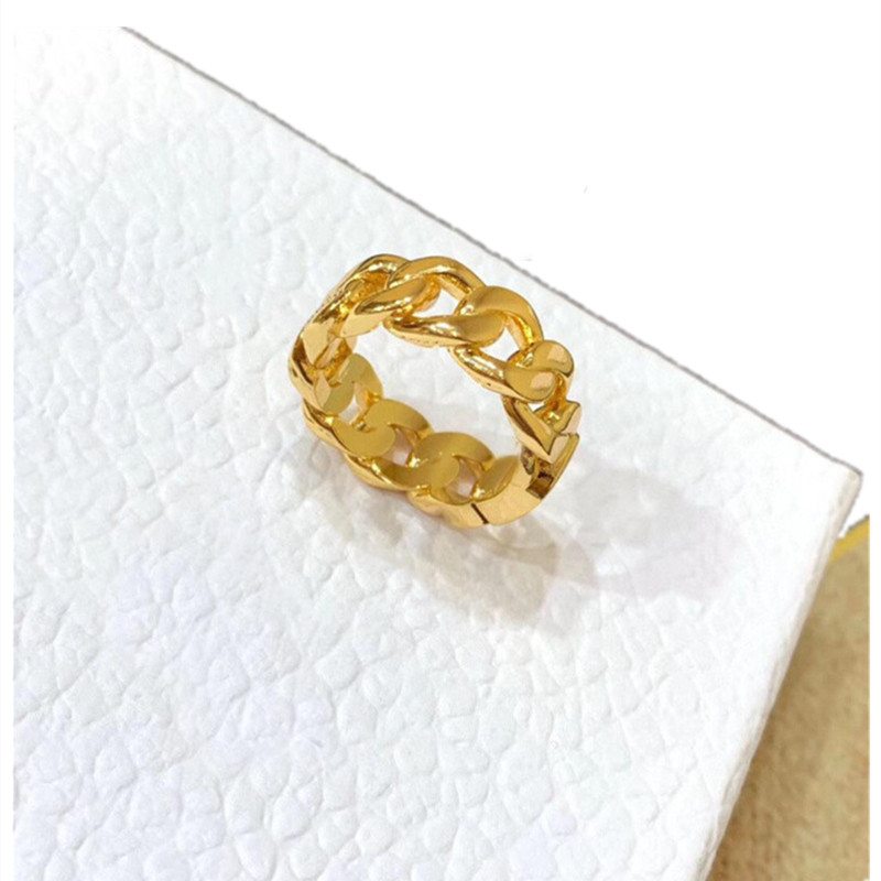 2021 Fashion designer jewelry gold band letter love rings hoop for lady women party wedding copper charm lovers gift Luxury engagement jewellery with box
2021 Fashion designer jewelry gold band letter love rings hoop for lady women party wedding copper charm lovers gift Luxury engagement jewellery with box