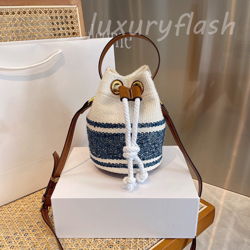 Latest Ladies Bucket Bag 2021 Designer Autumn and Winter Fashion Handbags Retro Woven Small Purses Luxurys Blue TOTE Wholesale, Box(not sale separately)
Latest Ladies Bucket Bag 2021 Designer Autumn and Winter Fashion Handbags Retro Woven Small Purses Luxurys Blue TOTE Wholesale, Box(not sale separately)