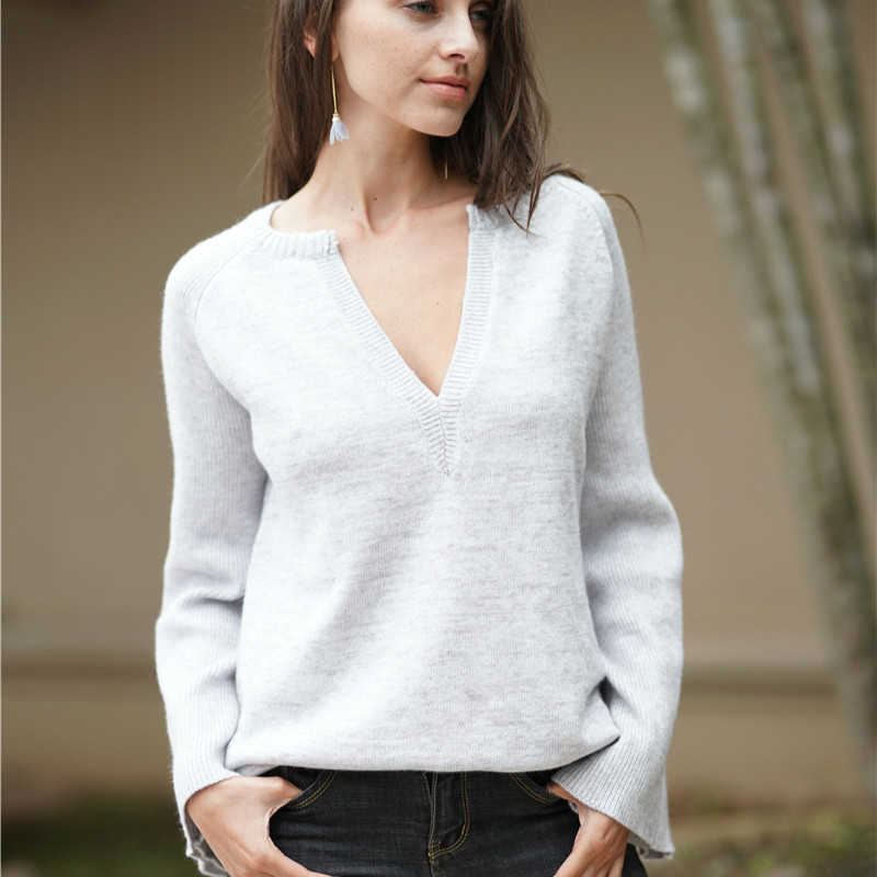Sweater female autumn solid color pullover sweater temperament V-neck large size loose 210527
Sweater female autumn solid color pullover sweater temperament V-neck large size loose 210527