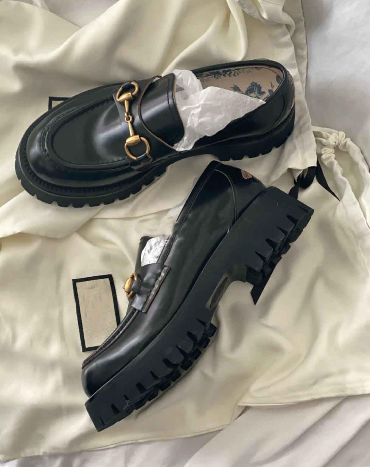 Elegant Rubber Lug Sole Horsebit Loafer Shoes Women Slip On Moccasins gold-toned Embroidered bee High Quality Brands Sneakers White Black
Elegant Rubber Lug Sole Horsebit Loafer Shoes Women Slip On Moccasins gold-toned Embroidered bee High Quality Brands Sneakers White Black