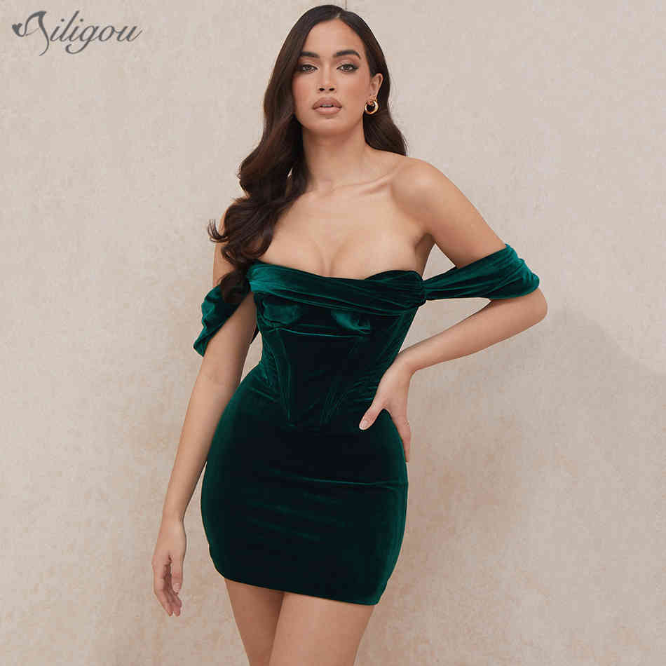 Green Strapless Backless Velvet Sexy Pleated Women Bodycon Dress Club Elegant Mini Party Vestidos 210525