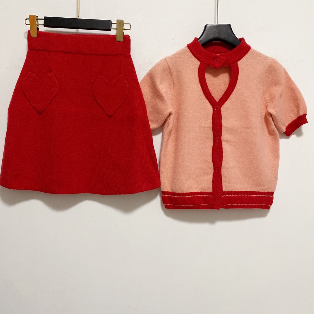 Shipping Free 2021 Autumn Pink/White/Red Letter Heart Embroidery Women's Two Pieces Sets Brand Same Style Two Piece Dress DH891
Shipping Free 2021 Autumn Pink/White/Red Letter Heart Embroidery Women's Two Pieces Sets Brand Same Style Two Piece Dress DH891