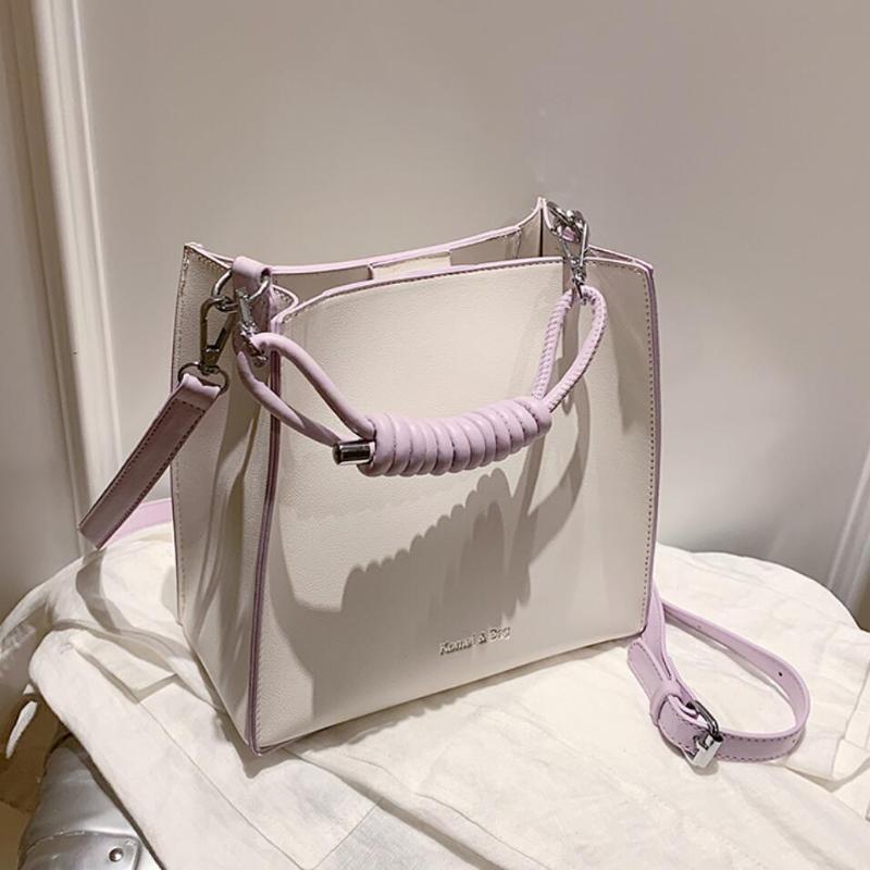 Elegant Female Solid color Square Tote bag 2021 New High-quality PU Leather Women's Handbag High capacity Shoulder Messenger Bag, Black
Elegant Female Solid color Square Tote bag 2021 New High-quality PU Leather Women's Handbag High capacity Shoulder Messenger Bag, Black