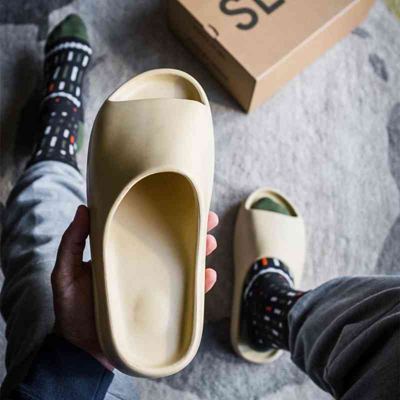 No Wuyin Yeey Kanye Print Coconut Slippers Net Red Lovers Wear Out Tide Outdoor Summer One-line Beach Men's Tide Luxurys Slippers Kanye bb, Black
No Wuyin Yeey Kanye Print Coconut Slippers Net Red Lovers Wear Out Tide Outdoor Summer One-line Beach Men's Tide Luxurys Slippers Kanye bb, Black