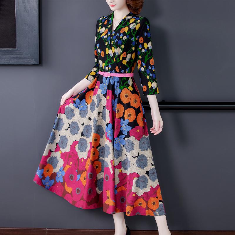 Casual Dresses Flower Knit Dress Autumn Clothes V-neck Retro Printing Temperament Elegant Big Swing, Photo color
Casual Dresses Flower Knit Dress Autumn Clothes V-neck Retro Printing Temperament Elegant Big Swing, Photo color