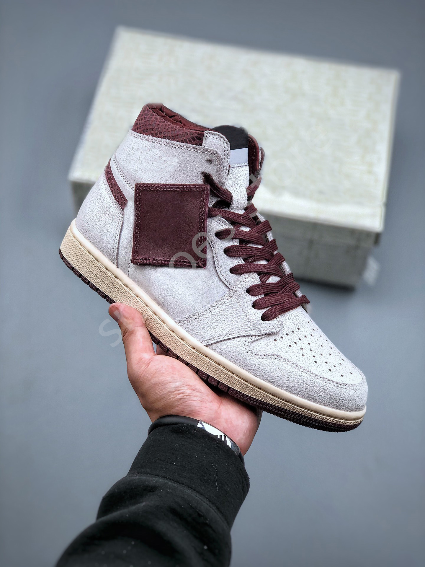 Authentic 1 High OG Brotherhood A Ma Maniere shoes Men University Gold Light jumpman lakerss purple yellow Bred toe Basketball Bordeaux-White sneakers
Authentic 1 High OG Brotherhood A Ma Maniere shoes Men University Gold Light jumpman lakerss purple yellow Bred toe Basketball Bordeaux-White sneakers