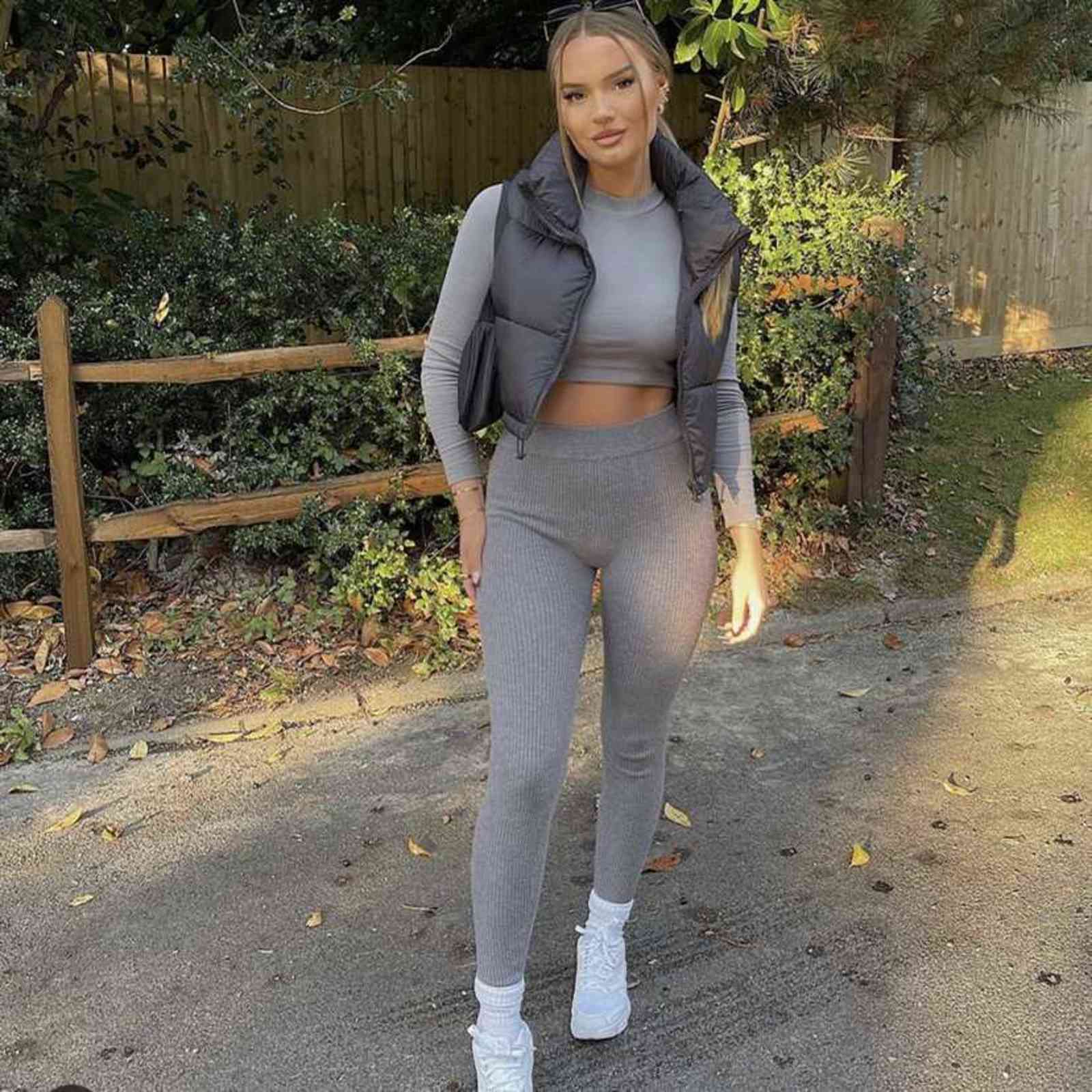 Spring Casual Woman Black Loose Short Vest Female Fashion Oversized Solid Color Tank Ladies Basic Warm Sleeveless Jacket 211120