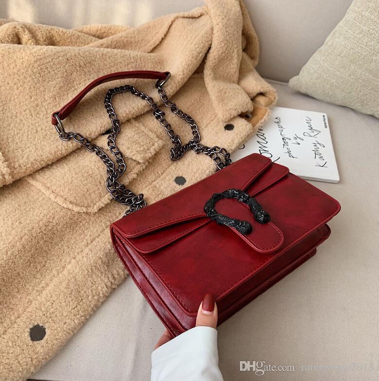 Factory direct brand women handbag flip leather small square bag fashion snake lock womens slung shoulder bags Western style leathers Dionys
Factory direct brand women handbag flip leather small square bag fashion snake lock womens slung shoulder bags Western style leathers Dionys