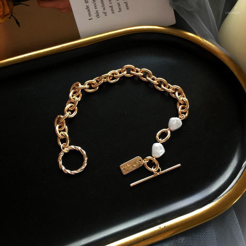 Charm Bracelets 2021 Vintage Fashion Woman Mens Chain Handcuffs Simple Bracelet Street Snap Bangles Luxury Womens Jewelry Gift Accessories
Charm Bracelets 2021 Vintage Fashion Woman Mens Chain Handcuffs Simple Bracelet Street Snap Bangles Luxury Womens Jewelry Gift Accessories