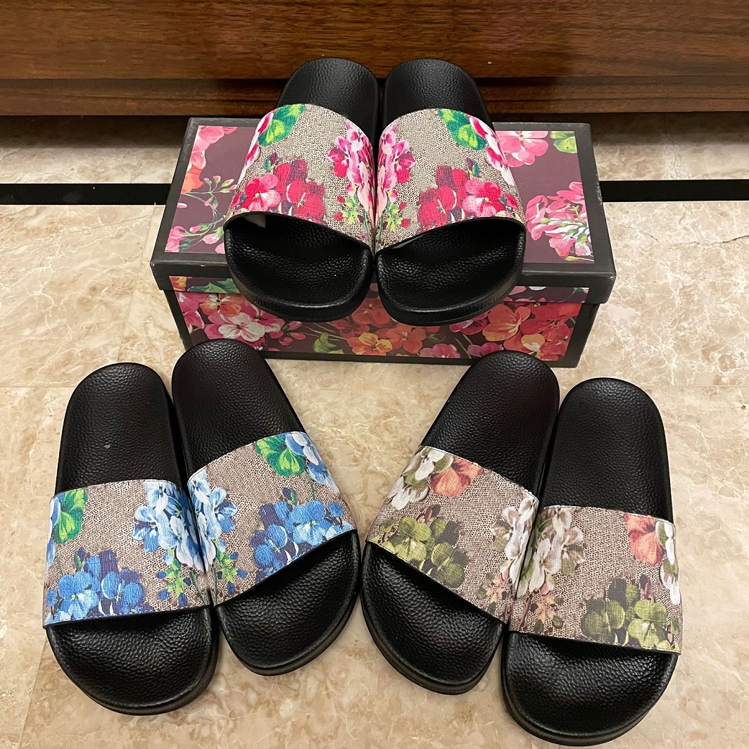 Top Quality Mens Womens Summer Sandals Beach Slide Home Slippers Ladies Flat Sliders Trendy Shoes Print Leather Rubber Flowers Slipper Arrow Strawberry
Top Quality Mens Womens Summer Sandals Beach Slide Home Slippers Ladies Flat Sliders Trendy Shoes Print Leather Rubber Flowers Slipper Arrow Strawberry