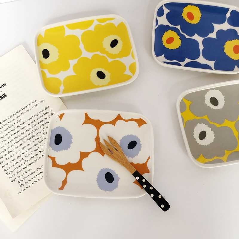 Poppy. Nordic Finland MARIMEKKO same flat square dessert cake small plate