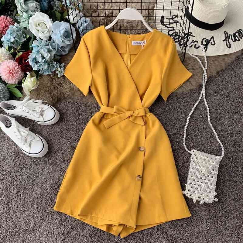 Summer Shorts Jumpsuits Fashion Women Slim Bandage V-neck Bodycon Romper Ladies Short Sleeve Overalls Playsuits 210602
Summer Shorts Jumpsuits Fashion Women Slim Bandage V-neck Bodycon Romper Ladies Short Sleeve Overalls Playsuits 210602