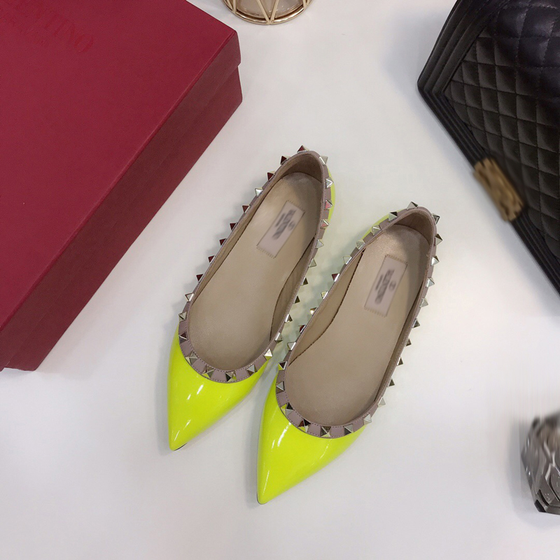 2021 Good Quality Fashion Women Luxurys Designers Shoes Designer Sandals Womens Luxury High Heels Sandal Dress Shoess With Box Size 35-41 -H477, Yellow
2021 Good Quality Fashion Women Luxurys Designers Shoes Designer Sandals Womens Luxury High Heels Sandal Dress Shoess With Box Size 35-41 -H477, Yellow