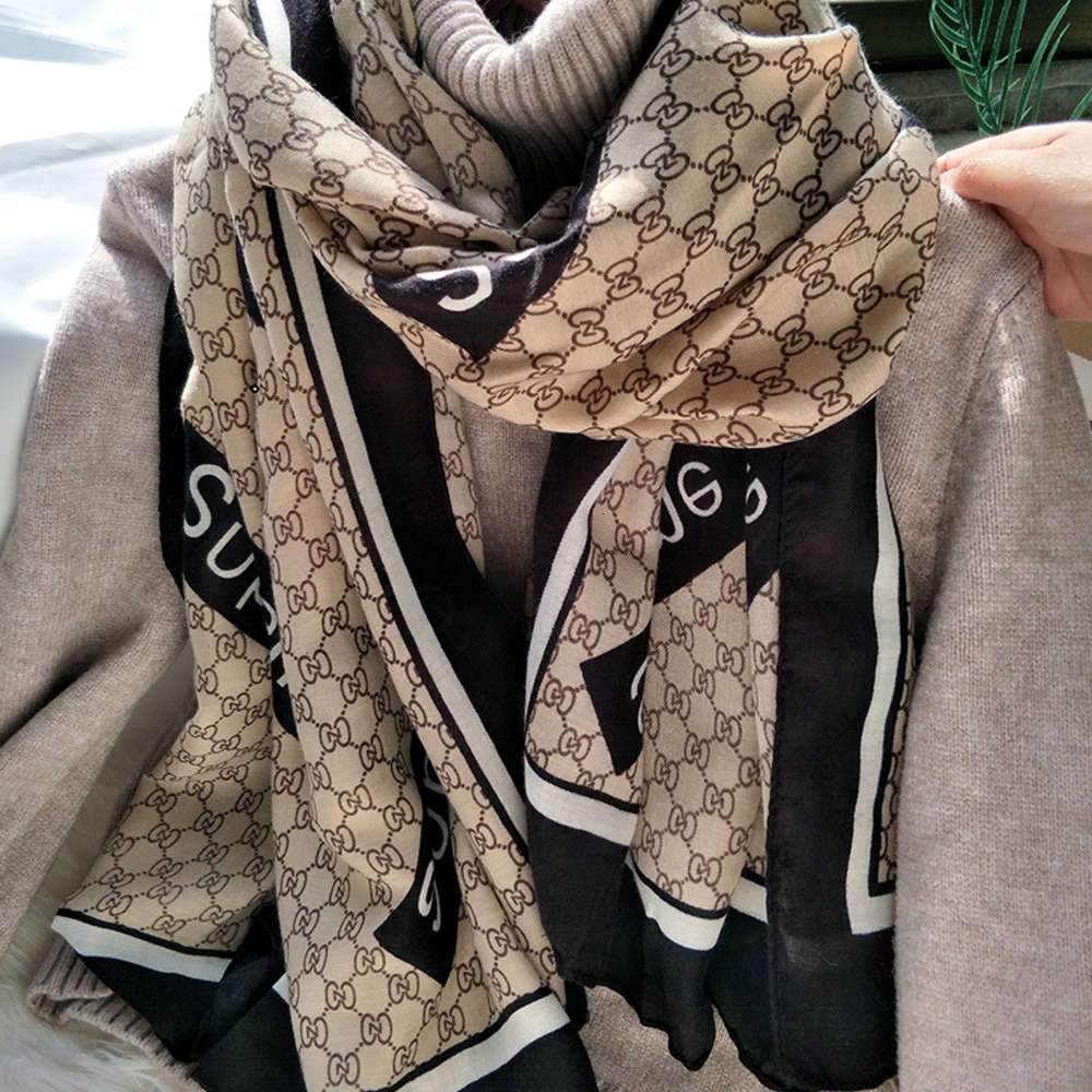 Scarf women's versatile autumn and winter leisure dual purpose thickened shawl Korean personality letter warm multi-functional neck fashion
Scarf women's versatile autumn and winter leisure dual purpose thickened shawl Korean personality letter warm multi-functional neck fashion