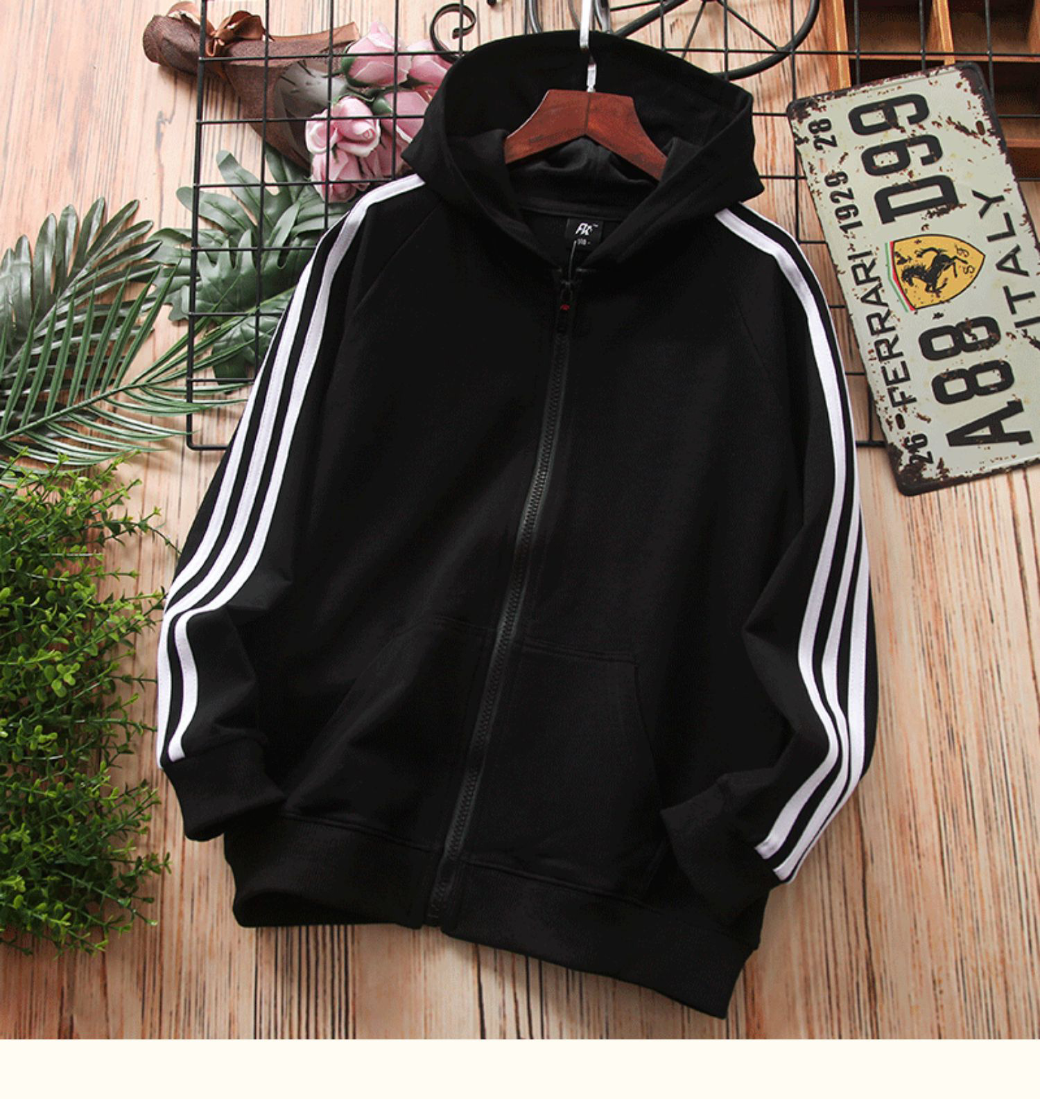 Hot sale fashion new mens hoodie Jacket high-quality heavy craft Jacquard Fabric very beautiful European and American style mens designer, Black;brown
Hot sale fashion new mens hoodie Jacket high-quality heavy craft Jacquard Fabric very beautiful European and American style mens designer, Black;brown