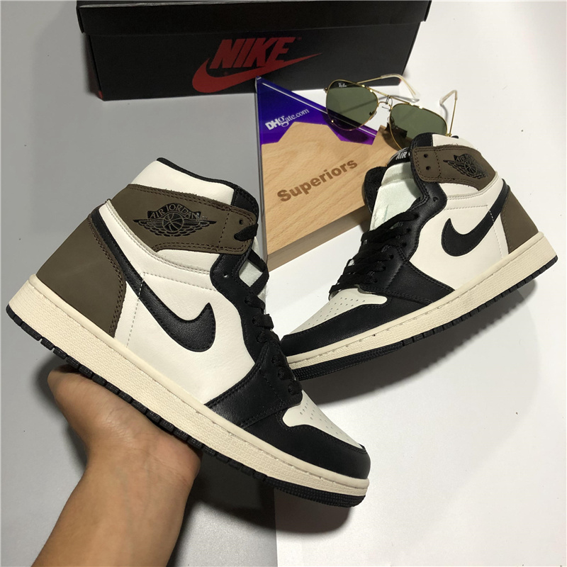 Top Quality Travis Scotts X Nike Air Jordan 1 High Basketball Shoes UNC University Blue Chicago Obsidian Royal Toe Shattered Men Women Sport Trainer Sneaker With Box, Customize
Top Quality Travis Scotts X Nike Air Jordan 1 High Basketball Shoes UNC University Blue Chicago Obsidian Royal Toe Shattered Men Women Sport Trainer Sneaker With Box, Customize
