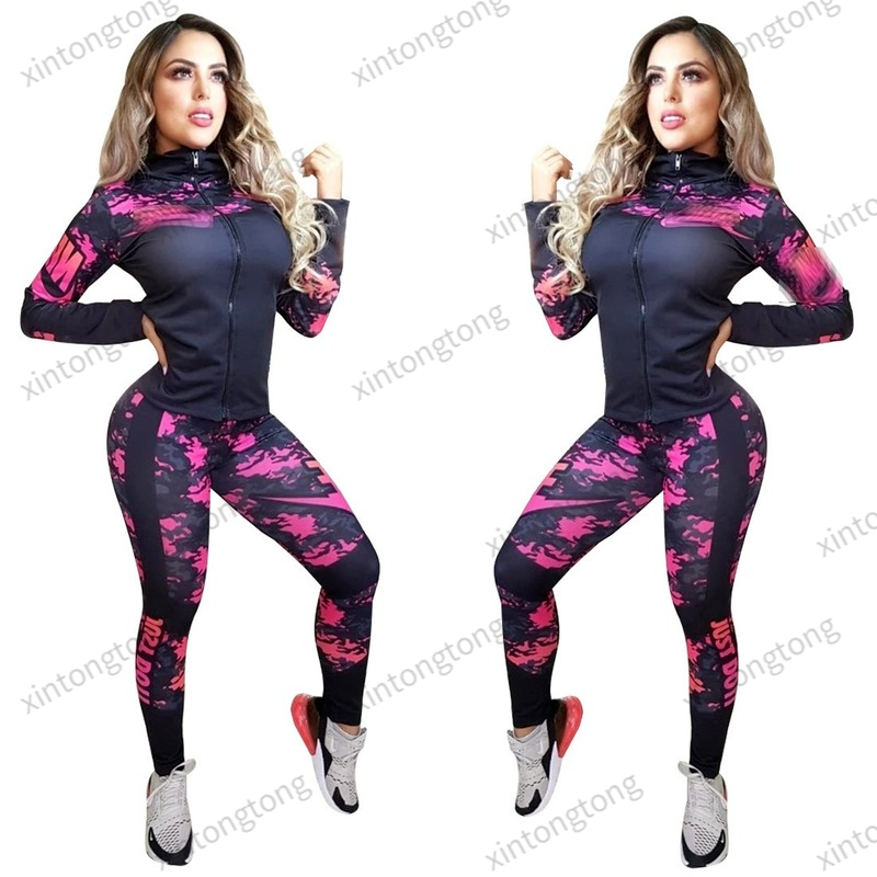 European and American designer Branded Tracksuits Women Gym Workout Running Wear Lady Sport Digital Printed Two Pieces Set Zipper Jacket Pants, Z2142 purple
European and American designer Branded Tracksuits Women Gym Workout Running Wear Lady Sport Digital Printed Two Pieces Set Zipper Jacket Pants, Z2142 purple