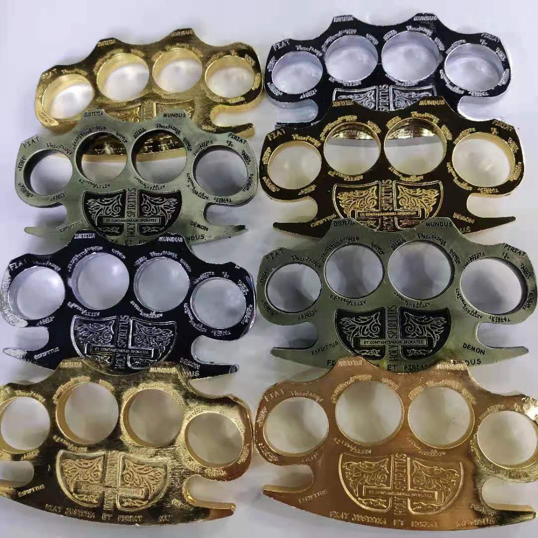 Metal defense iron finger ring for men and women self defense finger tiger self defense products portable car broken window 004 
Metal defense iron finger ring for men and women self defense finger tiger self defense products portable car broken window 004