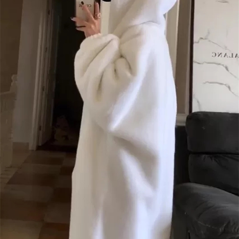 Lautaro Winter Long Oversized Warm White Black Fluffy Faux Fur Coat Women with Hood Long Sleeve Zipper Luxury Furry Overcoat 211018
Lautaro Winter Long Oversized Warm White Black Fluffy Faux Fur Coat Women with Hood Long Sleeve Zipper Luxury Furry Overcoat 211018