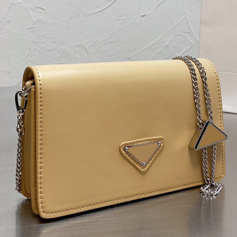 3A Designer Shoulder Bags Cross Body High Quality Handbag Women Siver Chain Clutch Triangle Sign Messenger Bag Wallet 4 Colors With Gift box 19cm*10cm P1001, Black
3A Designer Shoulder Bags Cross Body High Quality Handbag Women Siver Chain Clutch Triangle Sign Messenger Bag Wallet 4 Colors With Gift box 19cm*10cm P1001, Black