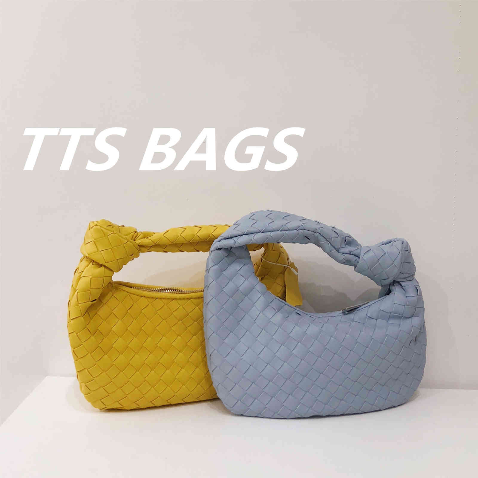 2020 new Bv Jodie knitting women's hand underarm evening party hand knot cloud bag Storage Bags
2020 new Bv Jodie knitting women's hand underarm evening party hand knot cloud bag Storage Bags