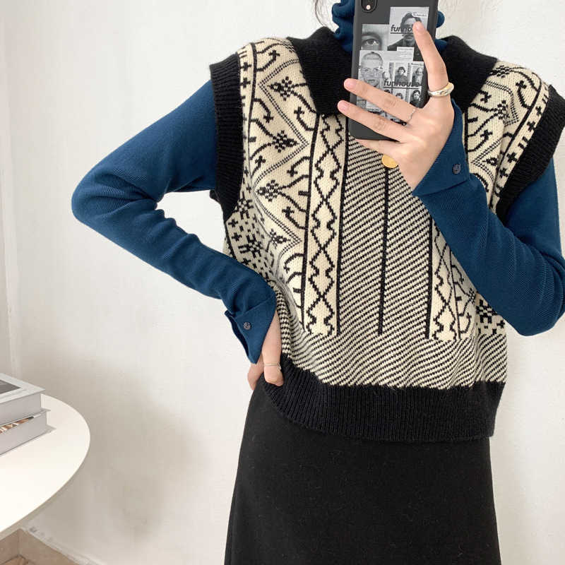 Autumn / Winter Knitted Women's Retro Polo Neck Korean Sleeveless Vest Jacket Top 9107 210607, Chocolate
Autumn / Winter Knitted Women's Retro Polo Neck Korean Sleeveless Vest Jacket Top 9107 210607, Chocolate
