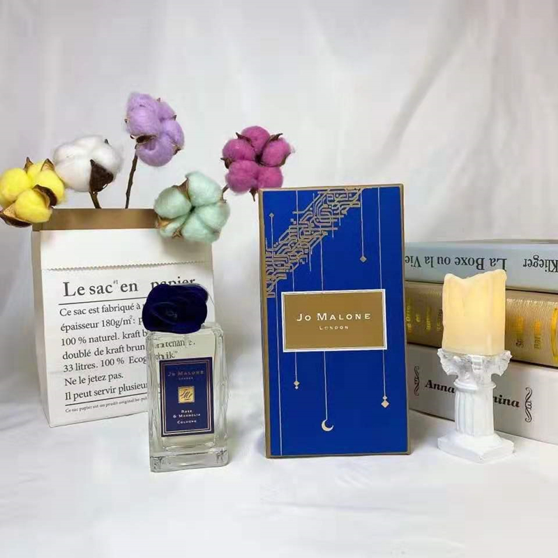 Women High-end perfume for man VELVET ROSE OUD MAGNOLIA MYRRH TONKA Cologne fresh male EDP 100ML High Quality Spray Bottle 1:1 Copy Long Lasting
Women High-end perfume for man VELVET ROSE OUD MAGNOLIA MYRRH TONKA Cologne fresh male EDP 100ML High Quality Spray Bottle 1:1 Copy Long Lasting