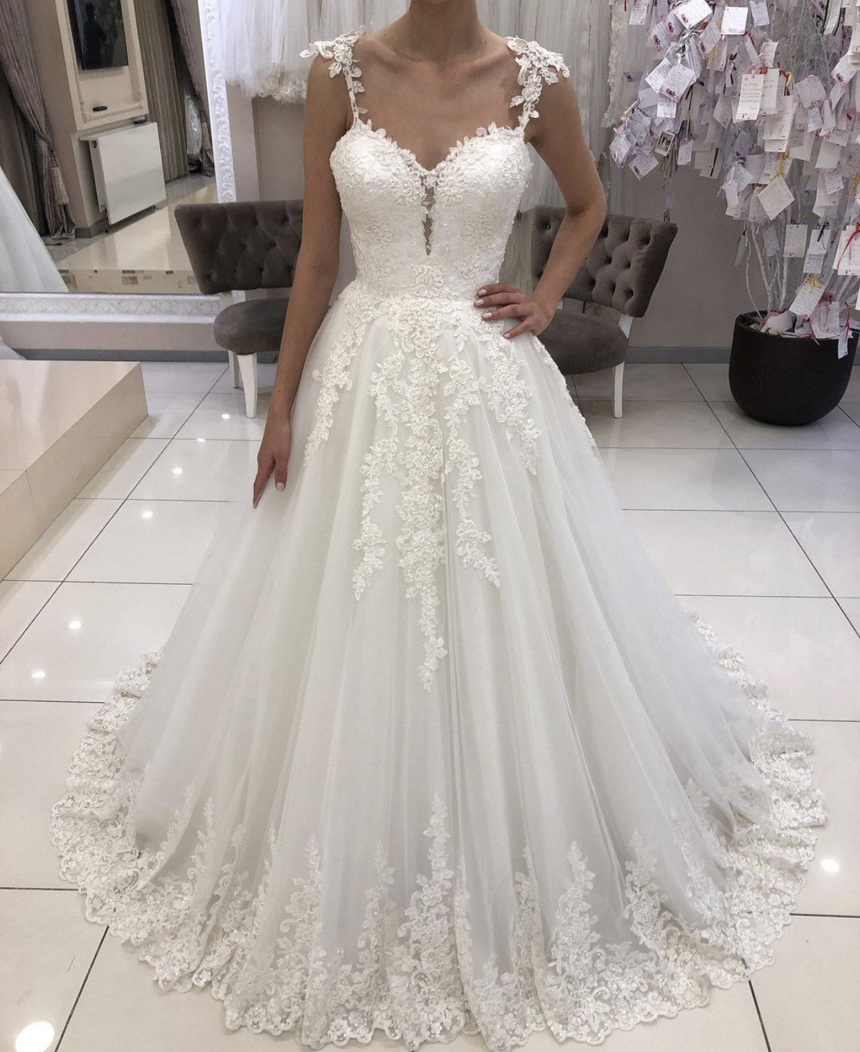 Vintage White Wedding Dresses Bridal Gowns 2021 Latest A-line Lace Tulle Sweep Train Plus Size Sheer Neckline
