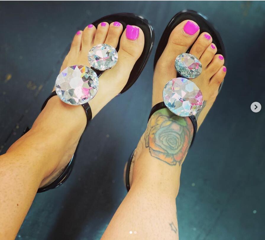 Lager Size Women Sandal Summer Explosion Diamond Woman Sandals Female Crystal Slippers Jelly Shoes Flat with Fashion Beach Shoes Y0305