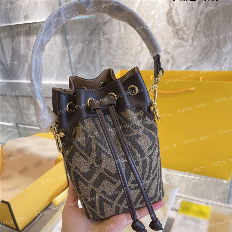 Designer Shoulder Bags Fashion Luxurys Designers Leather High Quality Crossbody Womens Handbags Purses Knit Bucket Bag Small Totes Nice
Designer Shoulder Bags Fashion Luxurys Designers Leather High Quality Crossbody Womens Handbags Purses Knit Bucket Bag Small Totes Nice