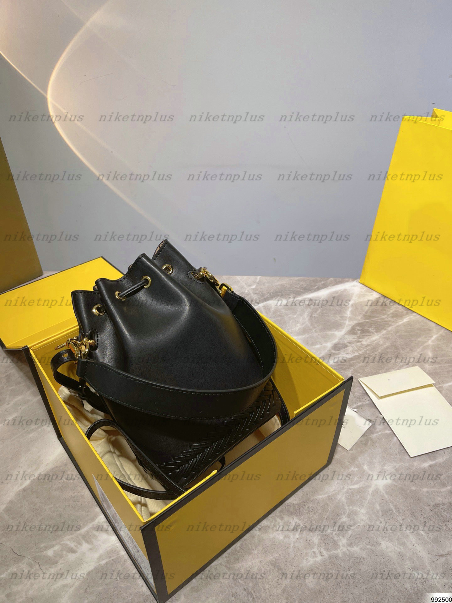 ROMA MON TRESOR Bucket Bag With Clutch Designer Womens Shoulder Bags Luxurys Knitting Leather Handbag Women Multi-color Embroidery Luxurys CrossBody Buckets, Dont sell it alone
ROMA MON TRESOR Bucket Bag With Clutch Designer Womens Shoulder Bags Luxurys Knitting Leather Handbag Women Multi-color Embroidery Luxurys CrossBody Buckets, Dont sell it alone