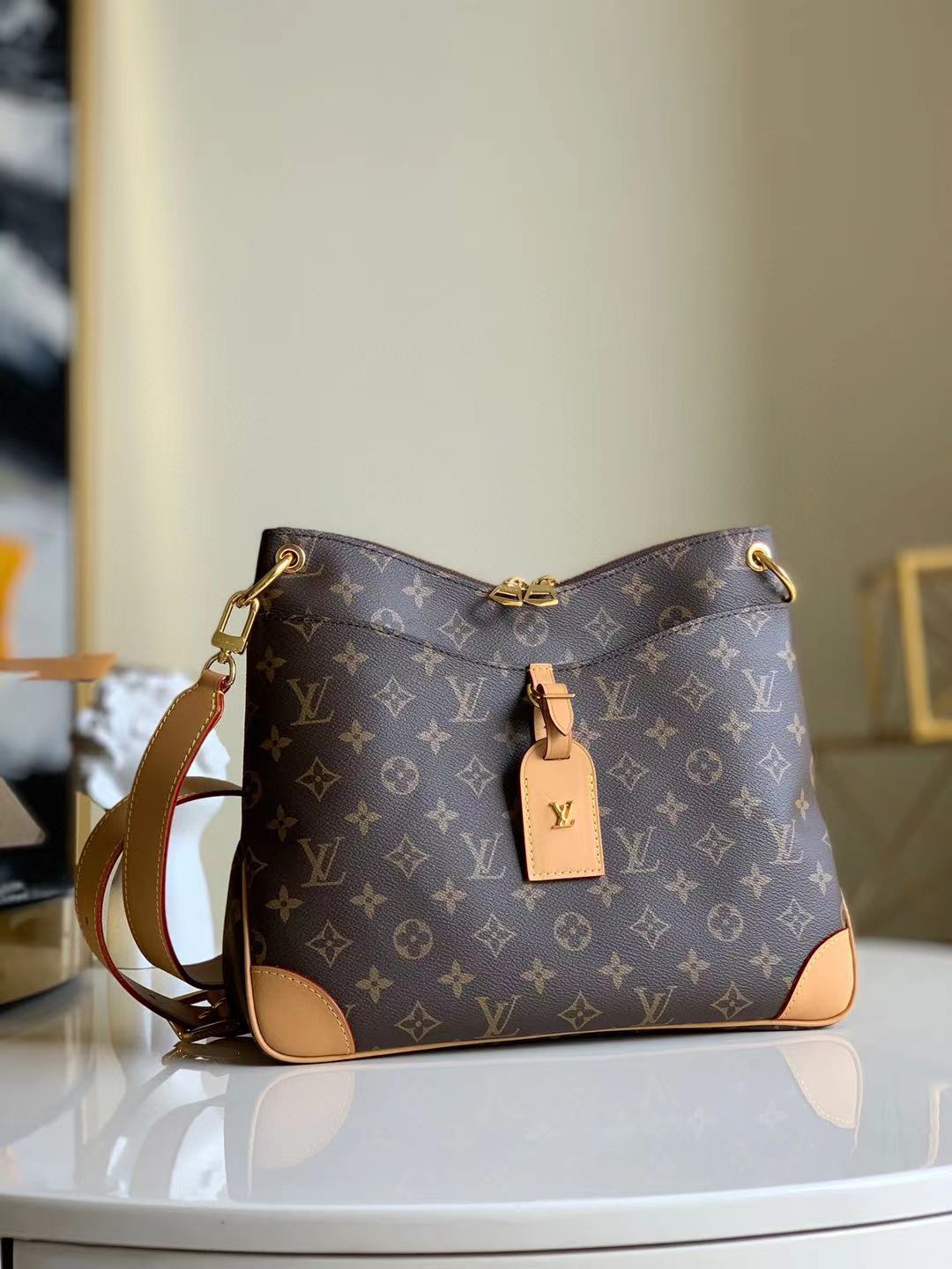 LV LOUIS VITTON Bags ODEON Accessoires Leather CROSS Bag BODY Multi MM Pochette Stylish Natural M45354
LV LOUIS VITTON Bags ODEON Accessoires Leather CROSS Bag BODY Multi MM Pochette Stylish Natural M45354