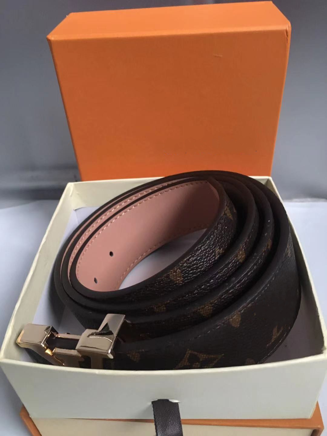 Fashion Luxury belt European Designer Letter buckle belts 3.8cm width belts For mens and women Classical strap waistband with box, Black;brown
Fashion Luxury belt European Designer Letter buckle belts 3.8cm width belts For mens and women Classical strap waistband with box, Black;brown
