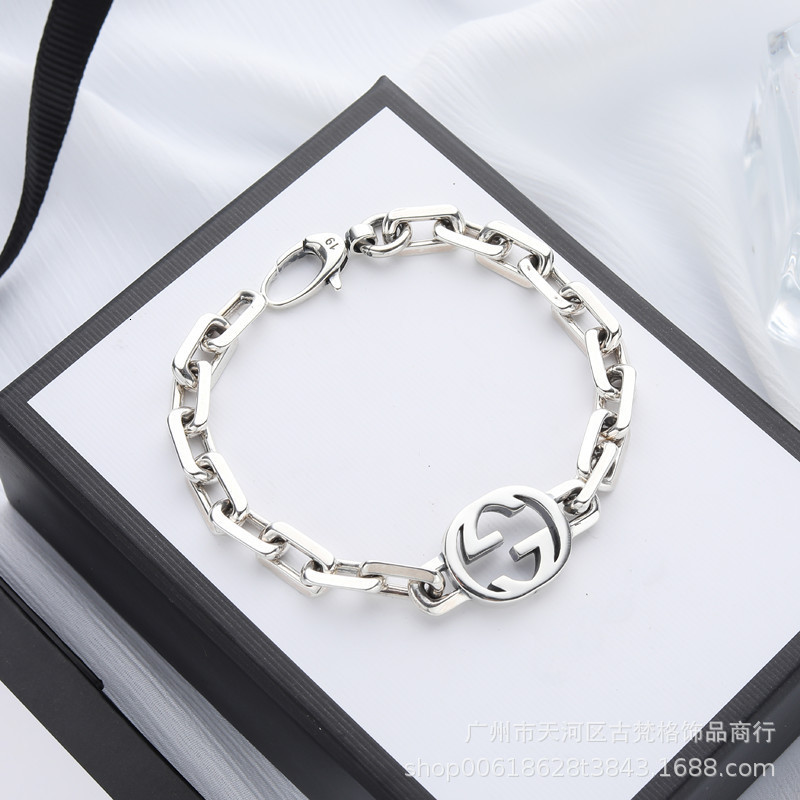 Bangles Bracelet Gujia Double g Letter Interlocking 925 Silver Fashion Simple Men's and Women's Lovers Hip Hop Net Red Personalized, Black
Bangles Bracelet Gujia Double g Letter Interlocking 925 Silver Fashion Simple Men's and Women's Lovers Hip Hop Net Red Personalized, Black