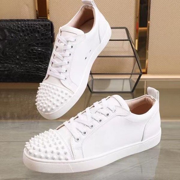 2021 Red Bottom Low Cut Spikes Flats Shoes Qualtiy For Men Women Leather Sneakers Casual With Dust Bag jhjjj0001
2021 Red Bottom Low Cut Spikes Flats Shoes Qualtiy For Men Women Leather Sneakers Casual With Dust Bag jhjjj0001
