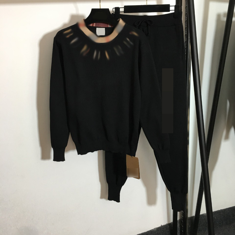 703 2021 Milan Style Spring Summer Brand Same Style Two Pieces Sets Crew Neck Black White Khaki Letter Long Pants Empire LOng Sleeve High Quality Womens Clothes fa, Red
703 2021 Milan Style Spring Summer Brand Same Style Two Pieces Sets Crew Neck Black White Khaki Letter Long Pants Empire LOng Sleeve High Quality Womens Clothes fa, Red